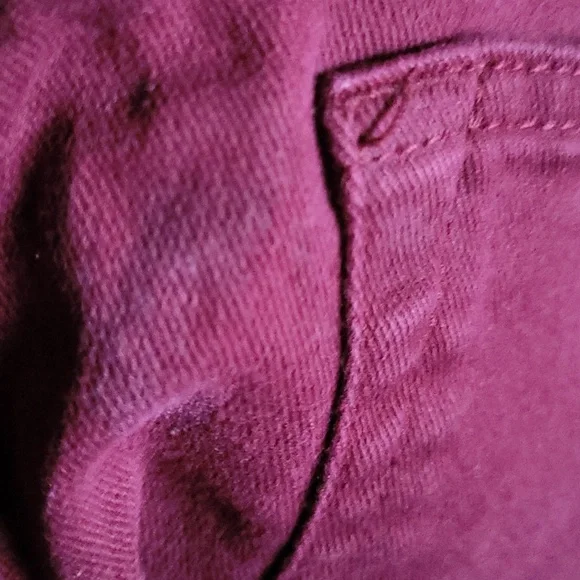⭐️ Gloria Vanderbilt burgundy petite jeans - Picture 7 of 7